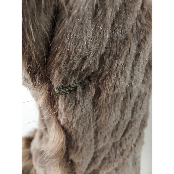 Coalition LA Faux Fur Vest color Camel - Picture 3 of 3